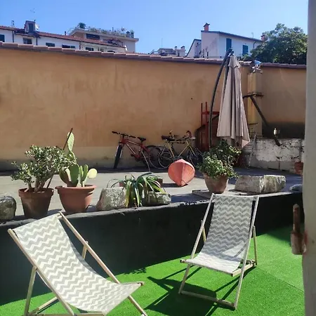 Апартаменты Stylish Interior Design In The Historic Centre A Few Minutes' Walk From The Central Station, With Terrace And Two Bathrooms Специя
