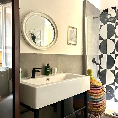 Stylish Interior Design In The Historic Centre A Few Minutes' Walk From The Central Station, With Terrace And Two Bathrooms *