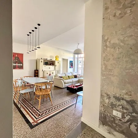 Stylish Interior Design In The Historic Centre A Few Minutes' Walk From The Central Station, With Terrace And Two Bathrooms *