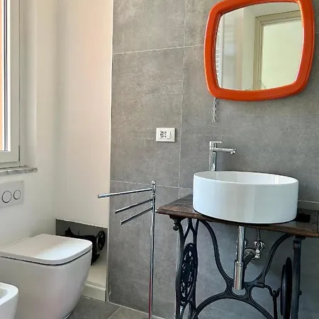 Stylish Interior Design In The Historic Centre A Few Minutes' Walk From The Central Station, With Terrace And Two Bathrooms 公寓