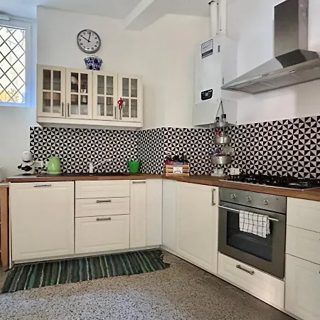 Stylish Interior Design In The Historic Centre A Few Minutes' Walk From The Central Station, With Terrace And Two Bathrooms * La Spezia